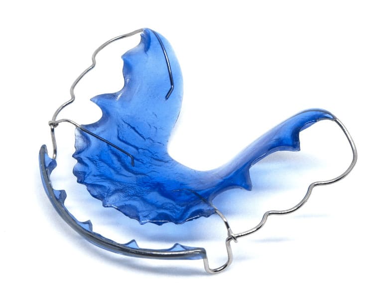 成長を活かして顎の発育をサポートする「床矯正」