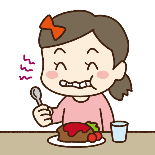 昔と比べて柔らかい食事をする女の子